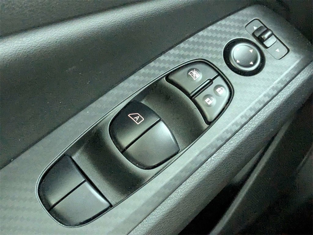 Used 2025 Nissan Altima 2.5 SV image 23