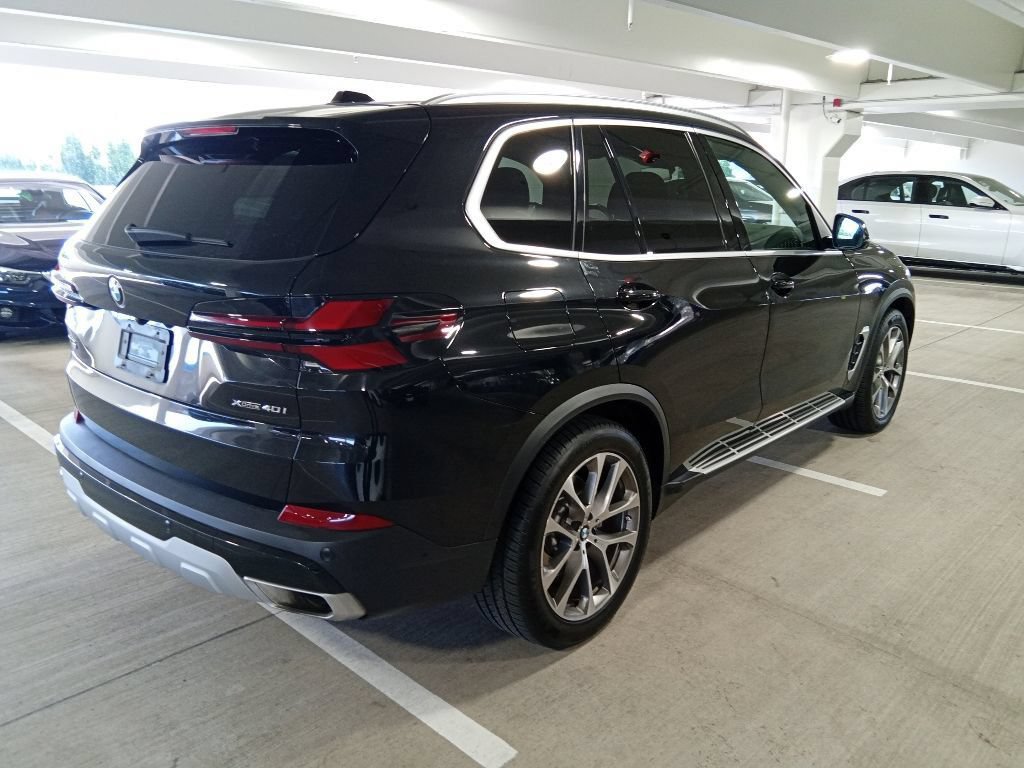 Used 2024 BMW X5 xDrive40i w/ Premium Package AWD/4WD image 5