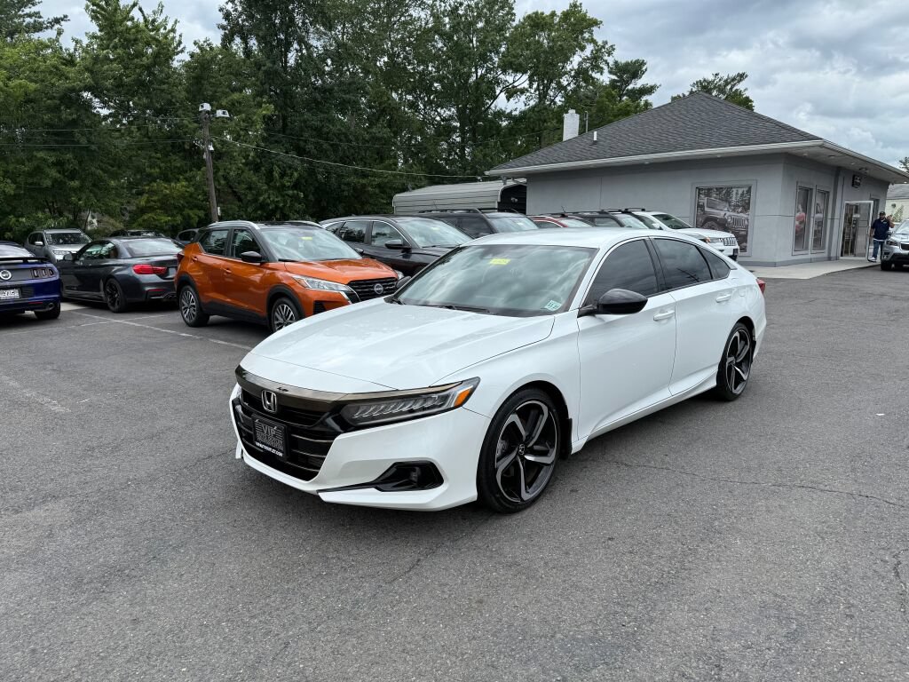 Used 2022 Honda Accord Sport image 3