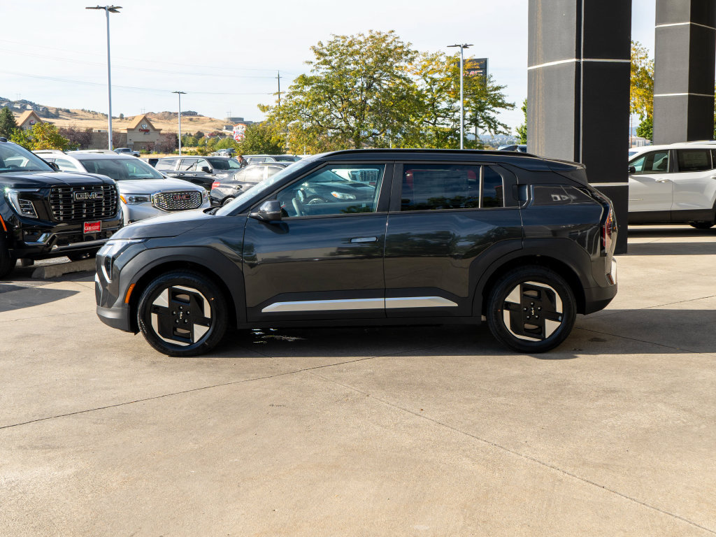 New 2027 Kia EV3 Wind FWD image 4