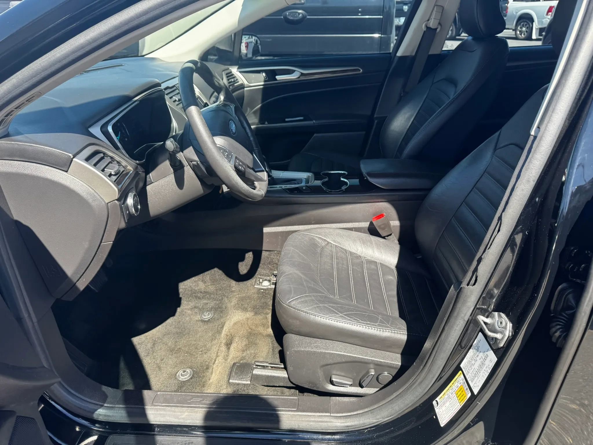 Used 2016 Ford Fusion SE w/ Equipment Group 202A FWD image 12