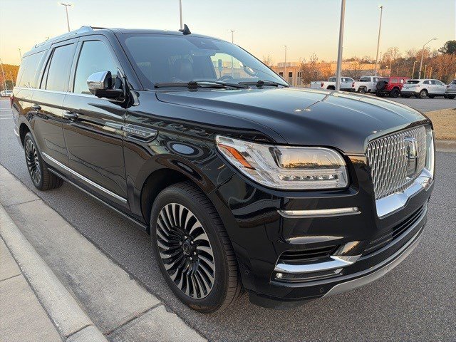 Used 2021 Lincoln Navigator L Black Label w/ Cargo Convenience Package image 8
