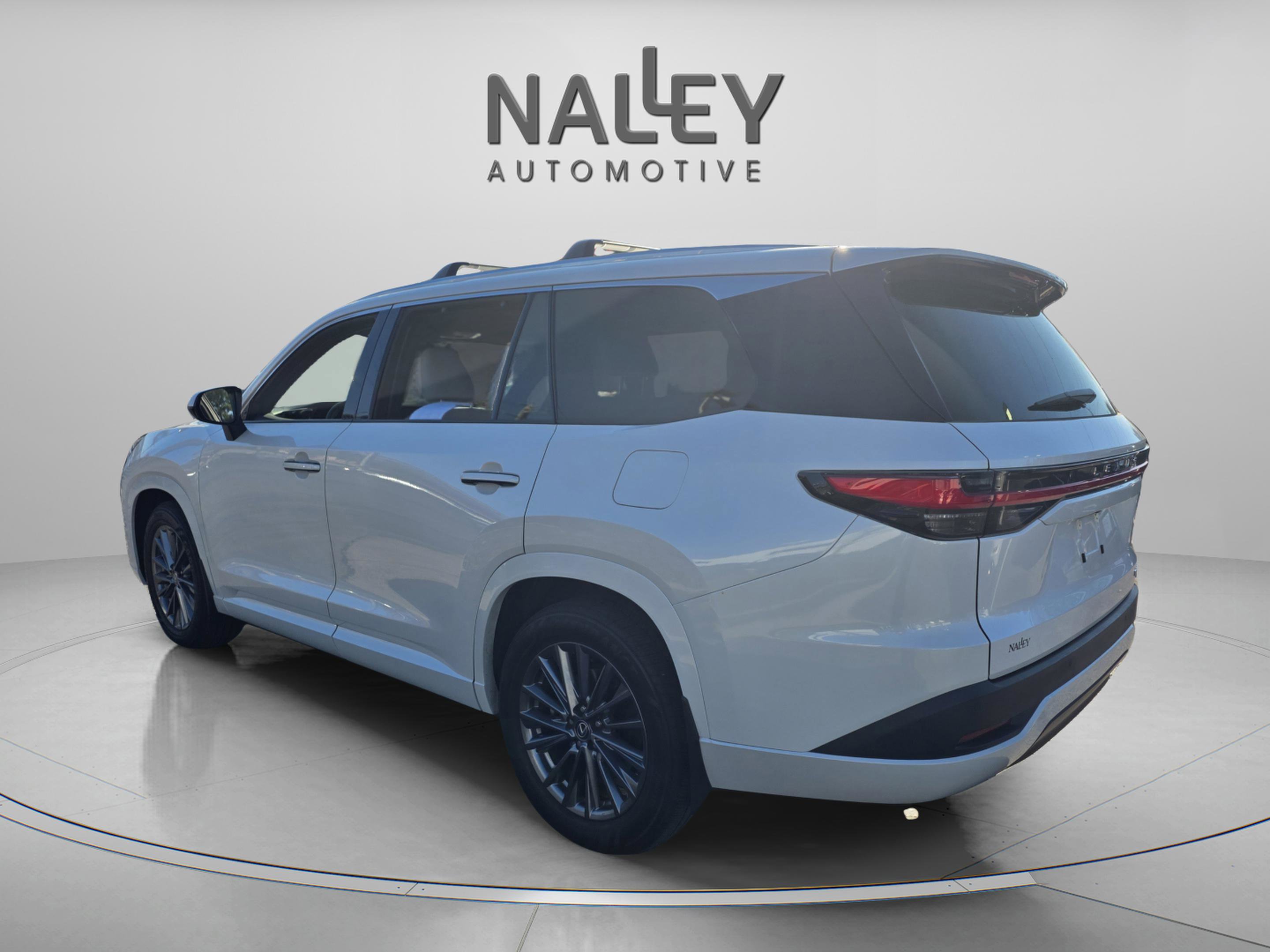 Used 2025 Lexus TX 350 AWD image 3