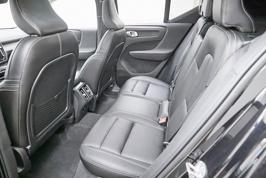 Certified 2024 Volvo XC40 B5 Plus w/ Climate Package image 17