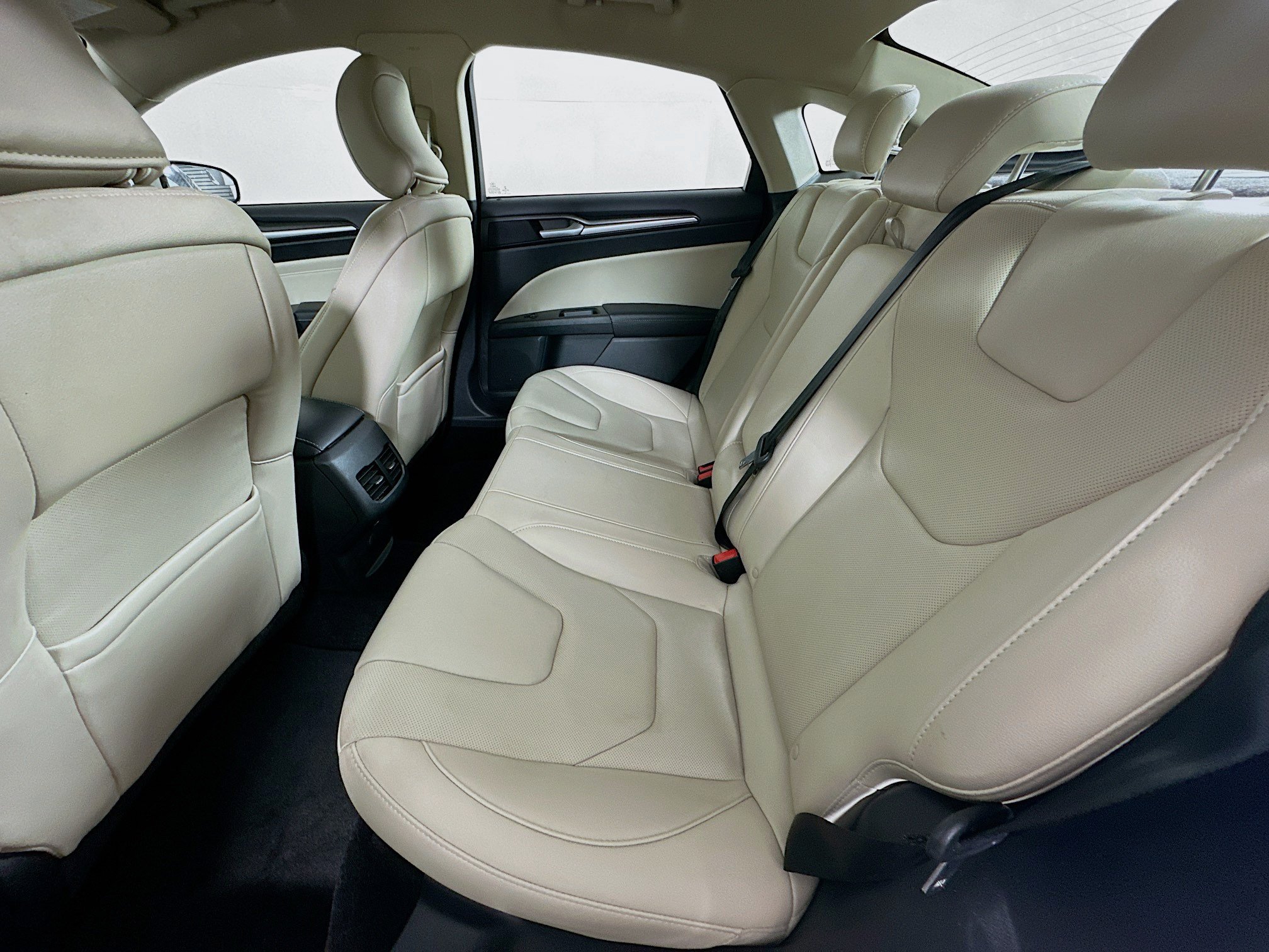 Used 2017 Ford Fusion Titanium FWD image 26