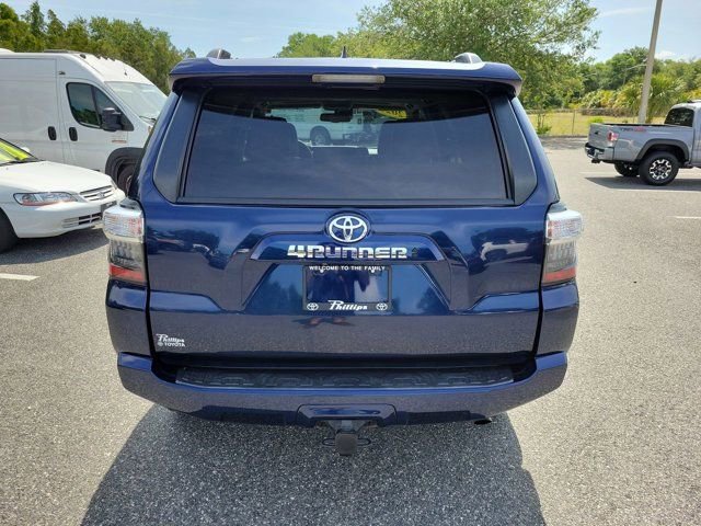Used 2020 Toyota 4Runner SR5 Premium w/ Moonroof Package RWD image 11
