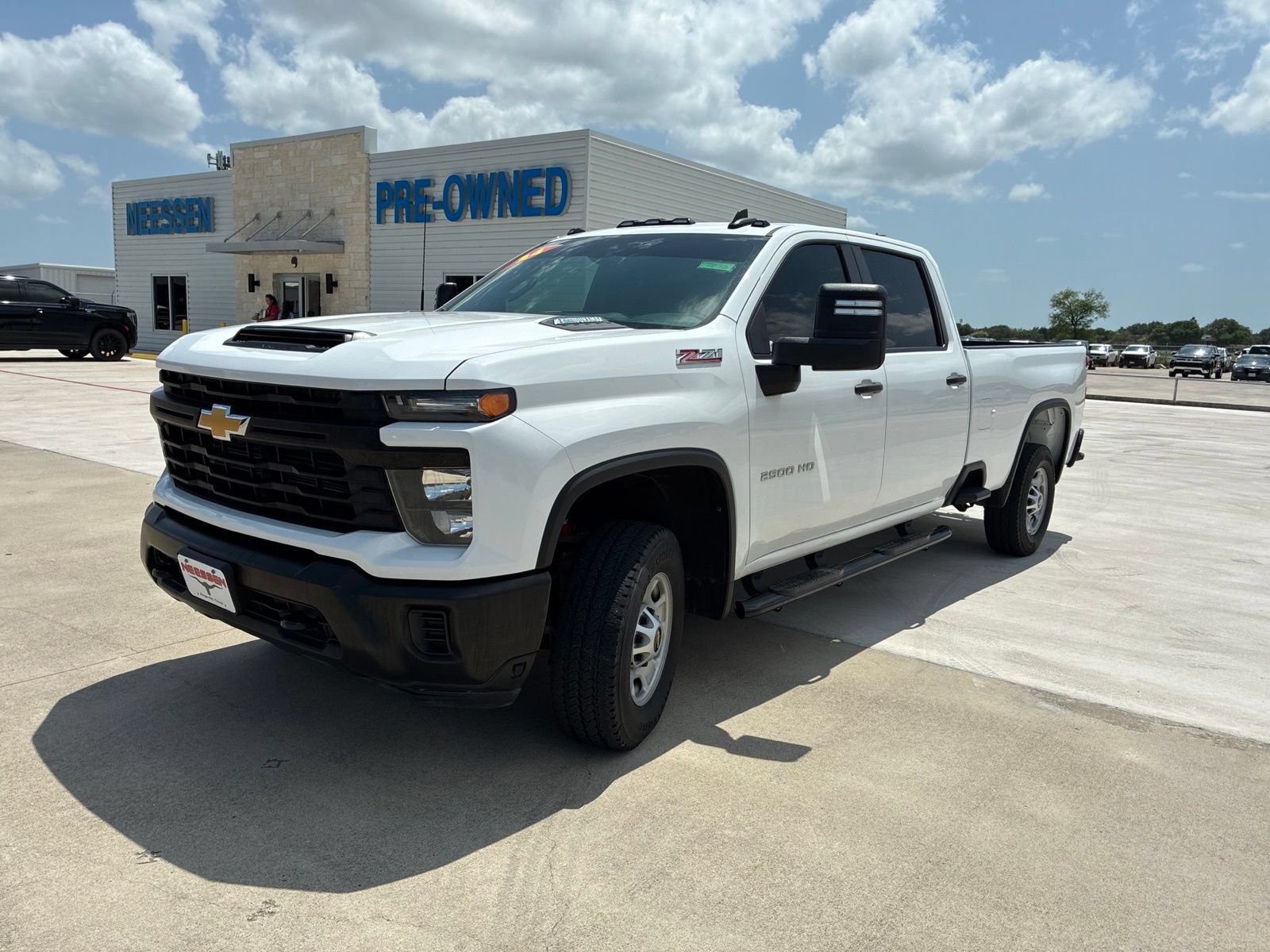 Used 2024 Chevrolet Silverado 2500 W/T AWD/4WD image 3