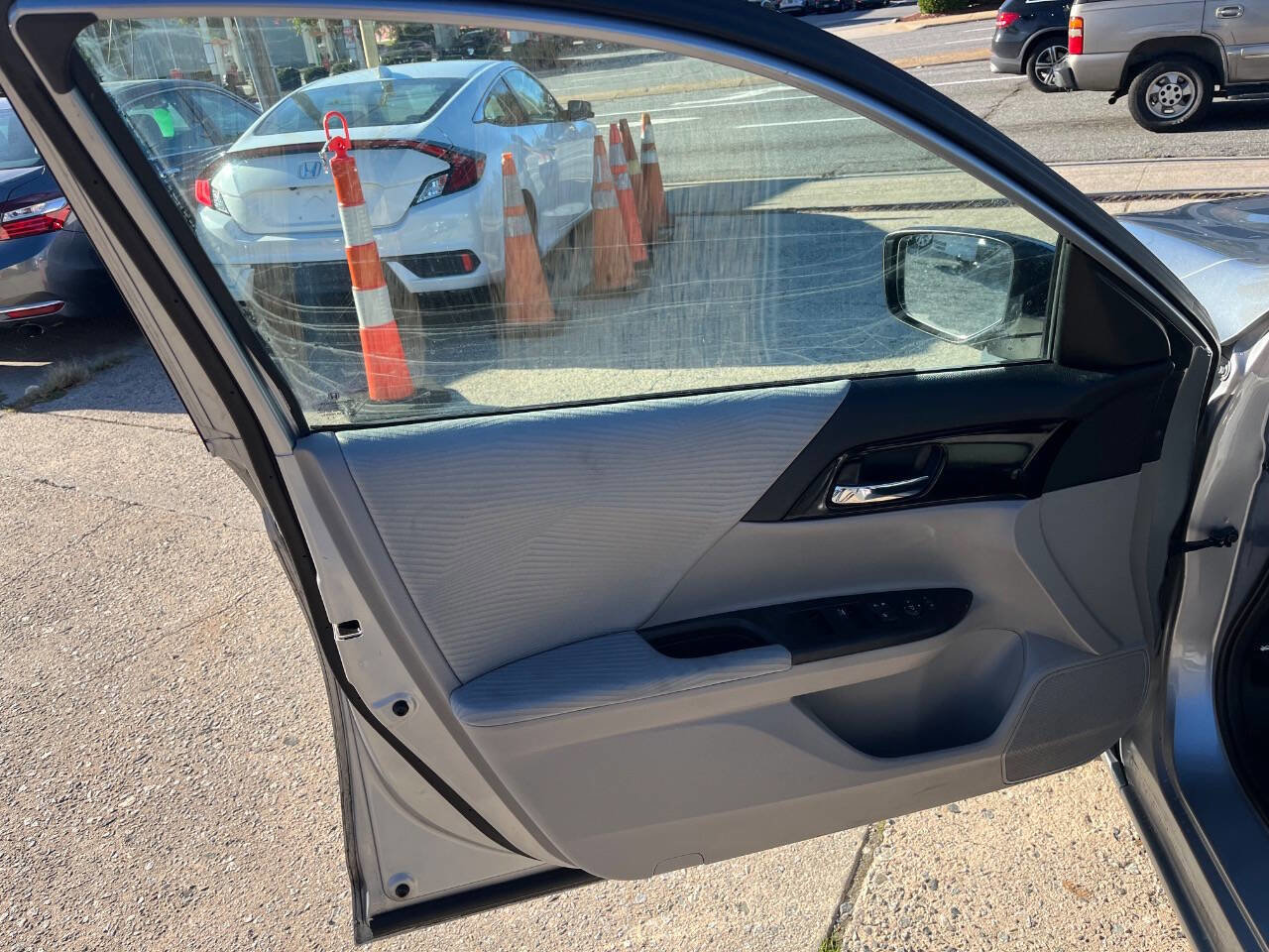 Used 2016 Honda Accord LX image 8