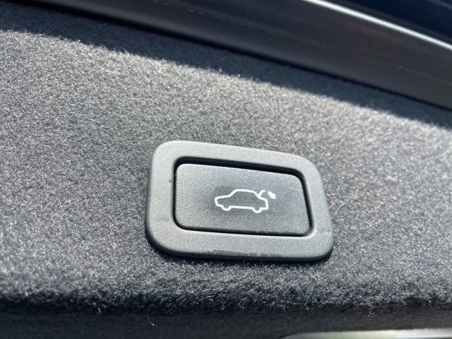 Used 2017 Volvo XC60 T5 Inscription w/ Preferred Option Package AWD/4WD image 21