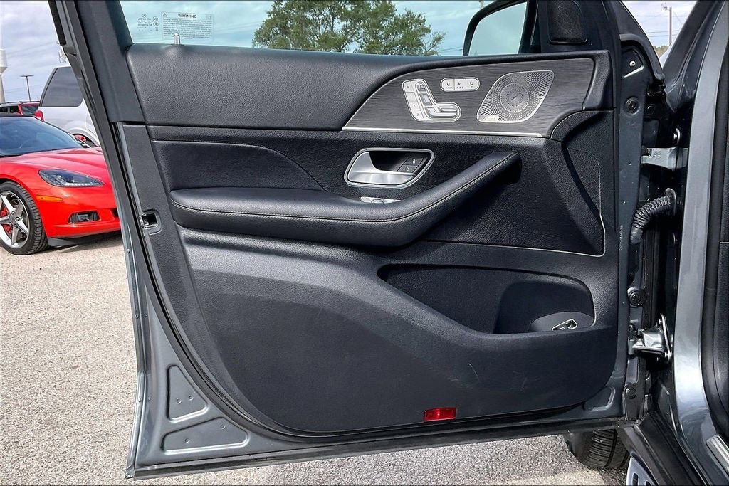 Used 2021 Mercedes-Benz GLS 450 4MATIC image 17