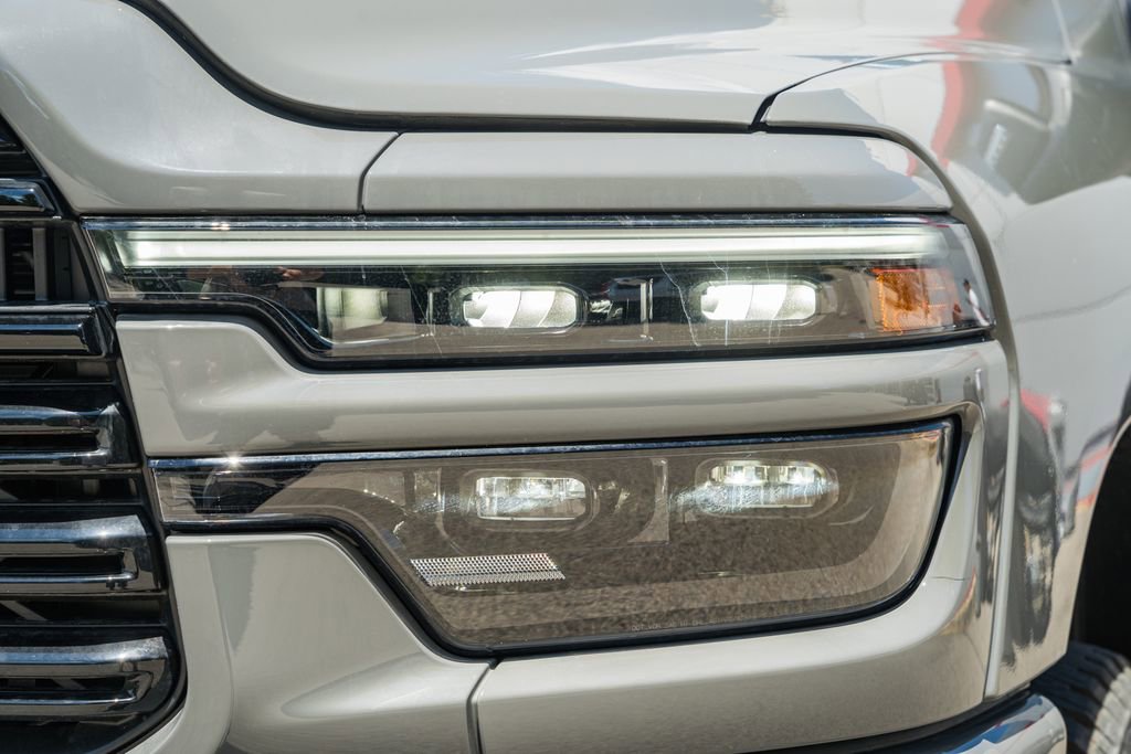 New 2026 RAM 2500 Laramie AWD/4WD image 13