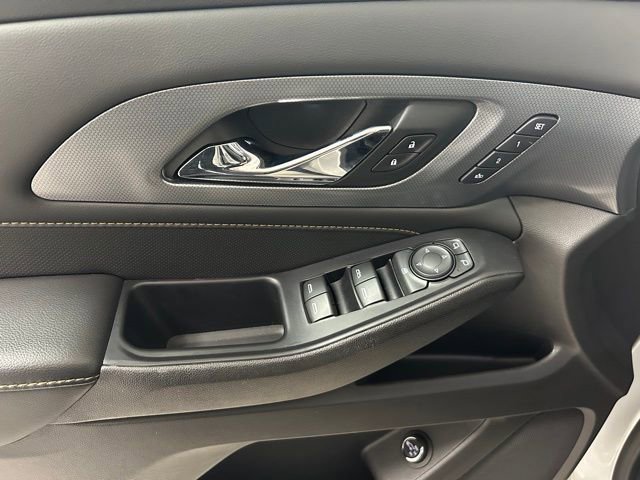 Used 2021 Chevrolet Traverse Premier w/ Redline Edition AWD/4WD image 17