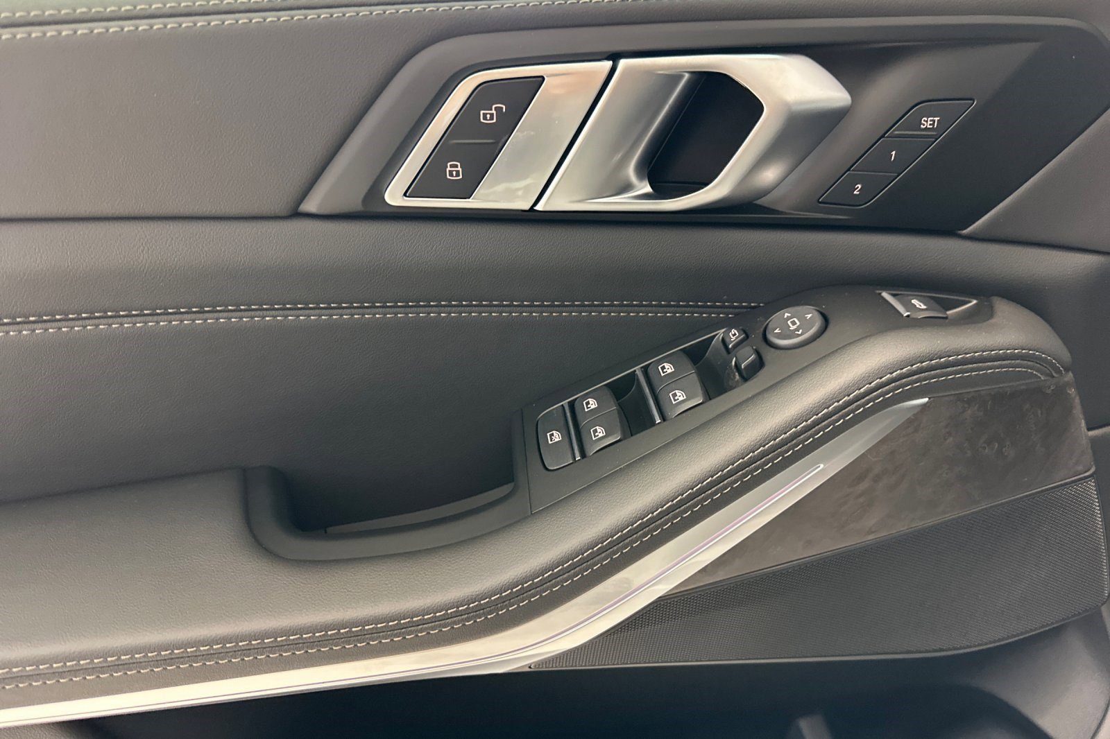 Used 2026 BMW X5 sDrive40i image 14