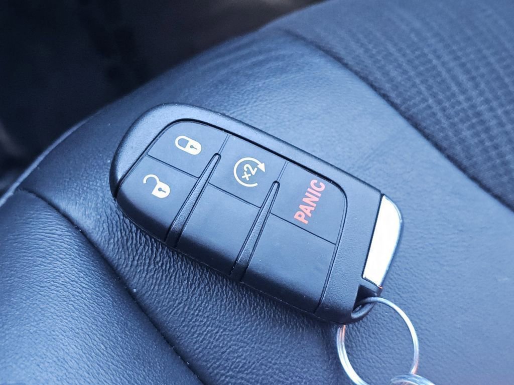 Used 2018 Jeep Cherokee Latitude Plus image 32