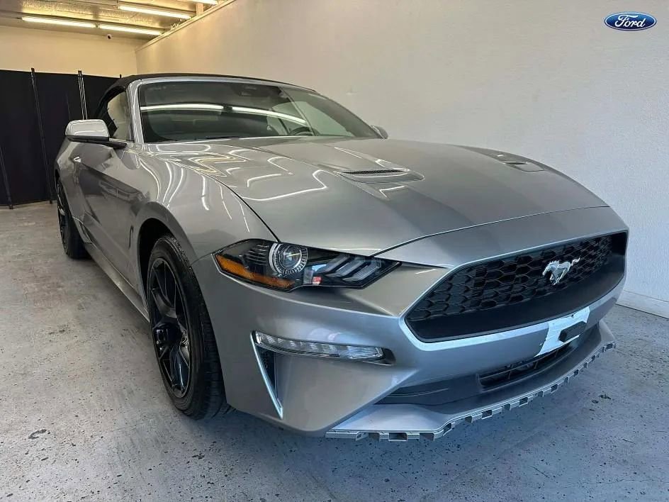 Used 2022 Ford Mustang Premium RWD image 1