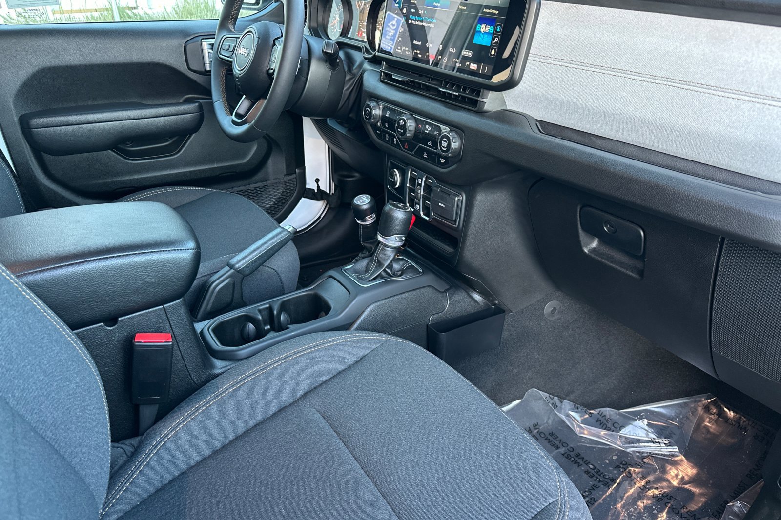 Used 2024 Jeep Gladiator Sport image 31