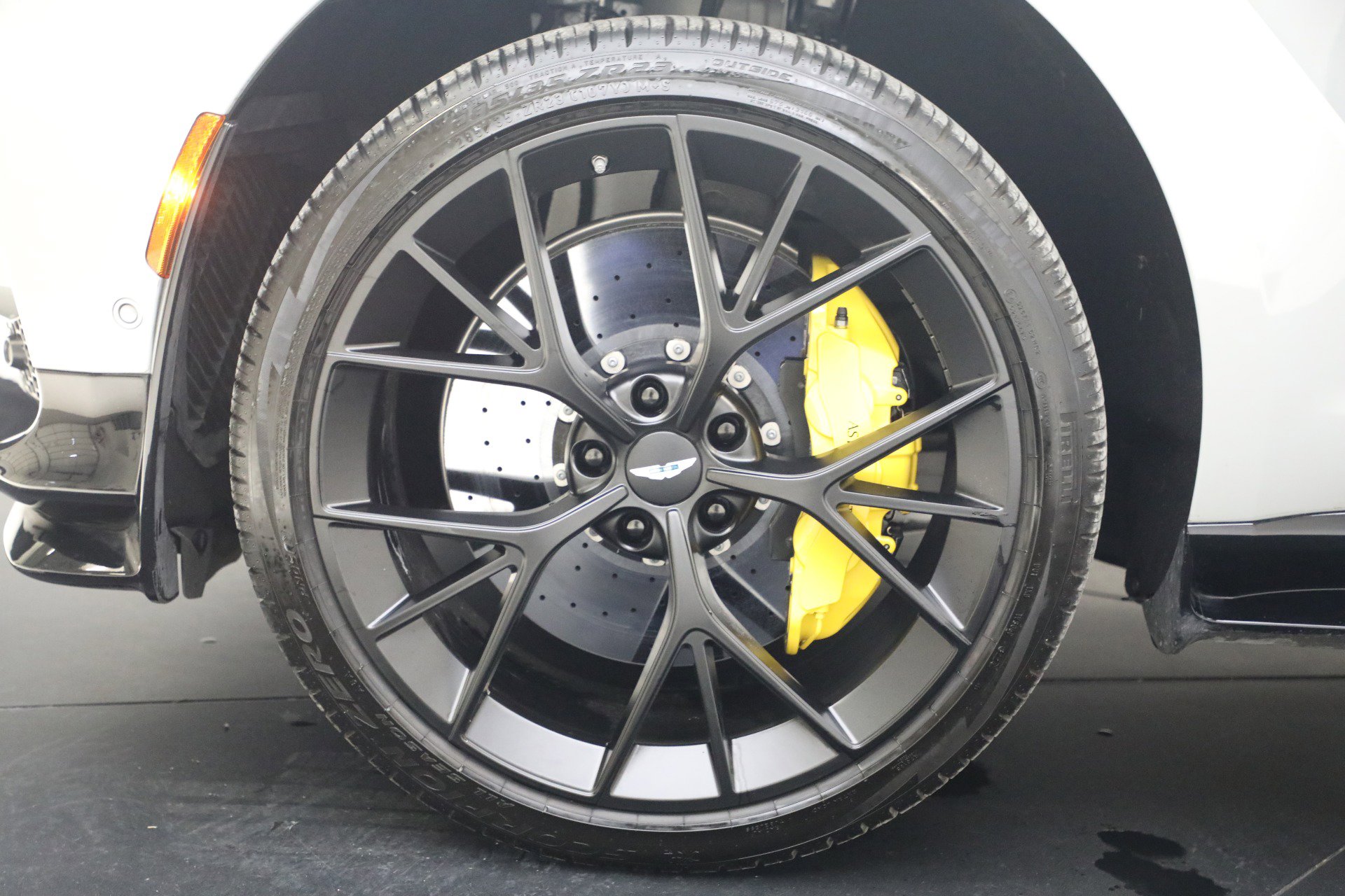 Used 2025 Aston Martin DBX 707 image 30