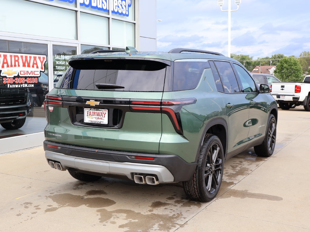 New 2027 Chevrolet Traverse LT w/ Driver Confidence Package FWD image 3