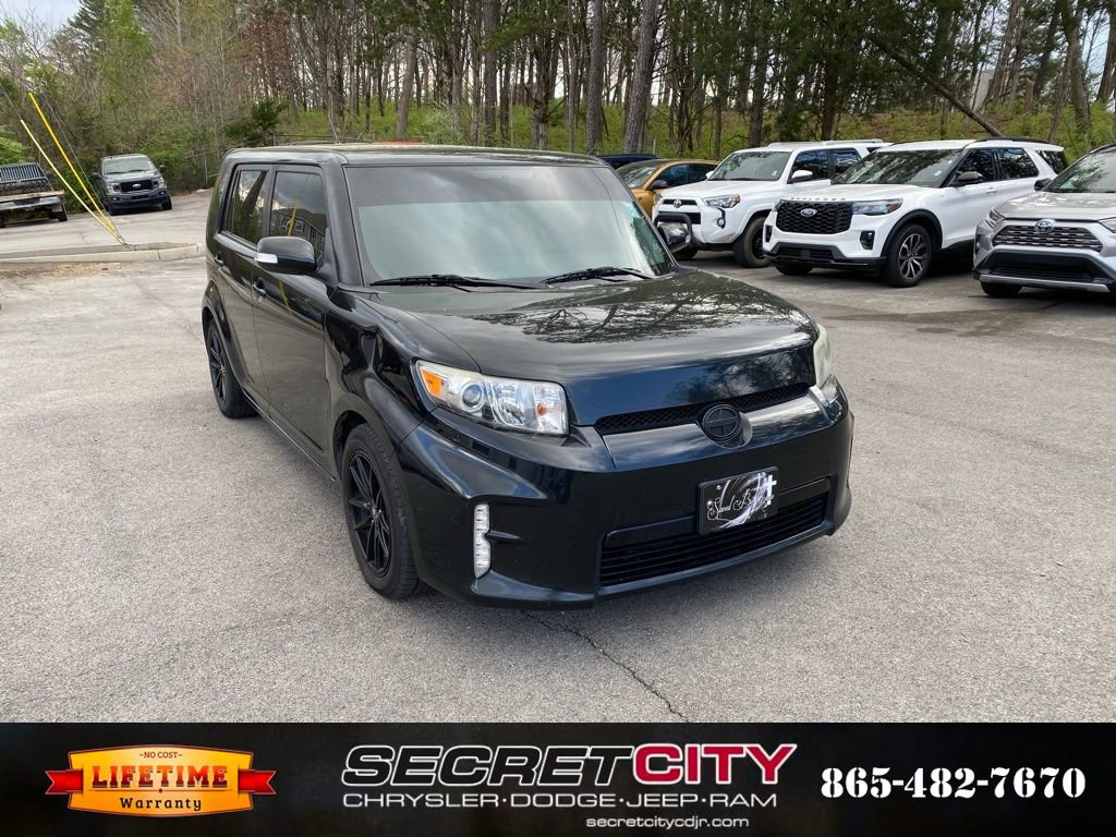 Used 2015 Scion xB image 3