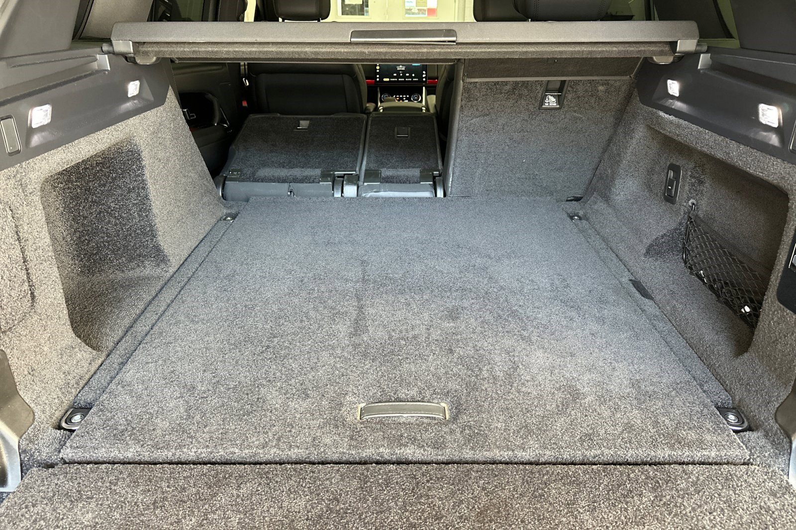 Used 2023 Land Rover Range Rover SE image 33