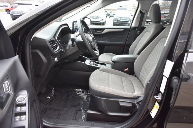 Used 2022 Ford Escape SE w/ Cold Weather Package image 13