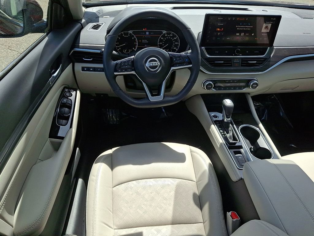 Used 2023 Nissan Altima 2.5 SL FWD image 12