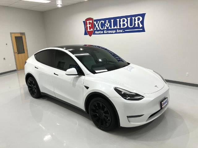 Used 2022 Tesla Model Y Long Range image 47