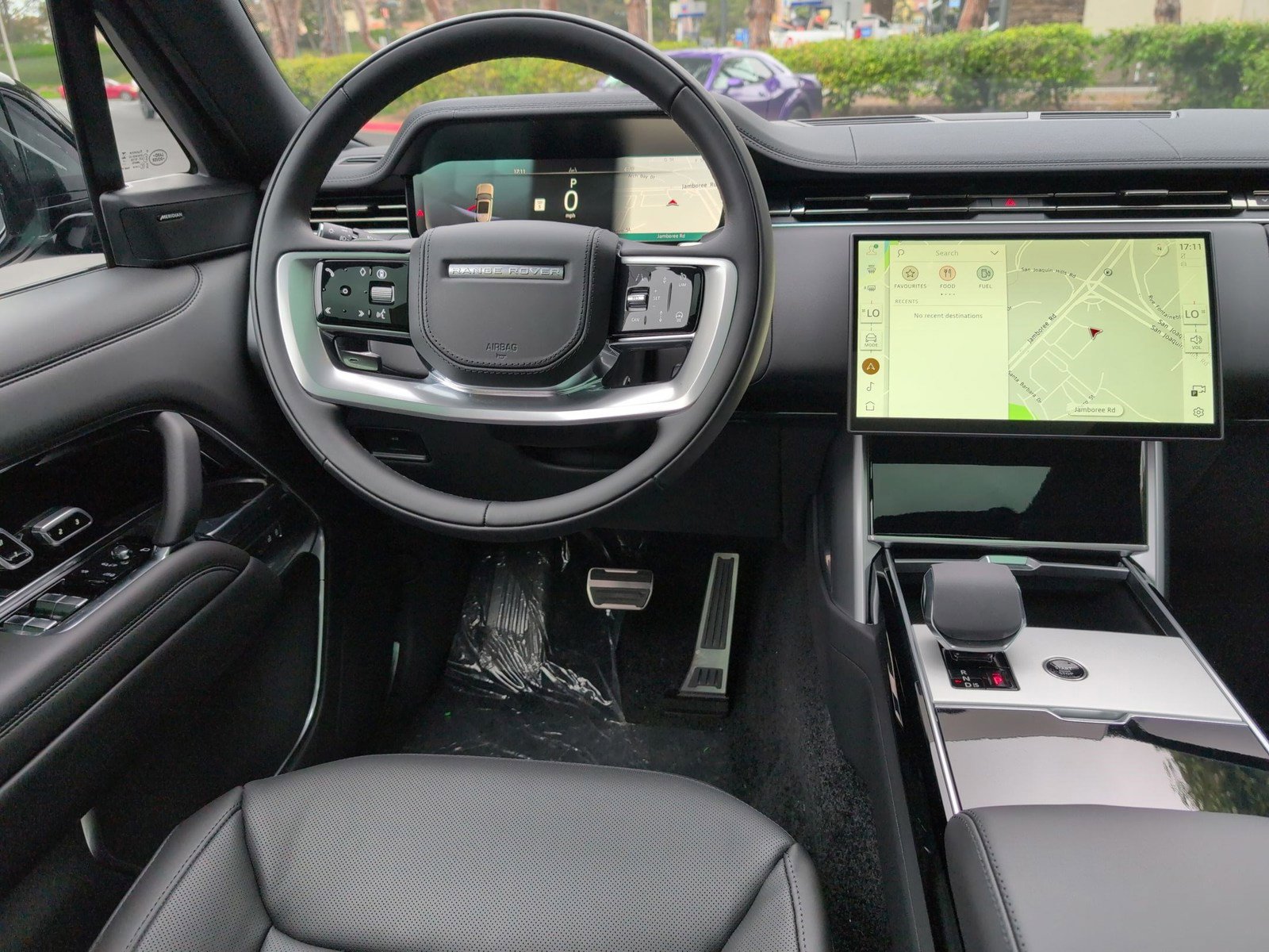 New 2025 Land Rover Range Rover SE image 28