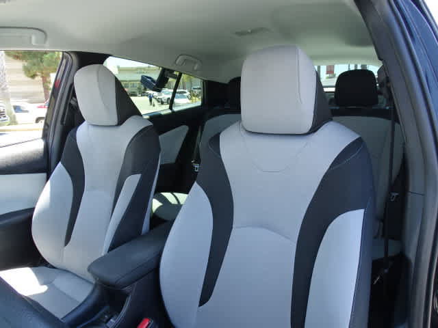 Used 2022 Toyota Prius LE FWD image 18