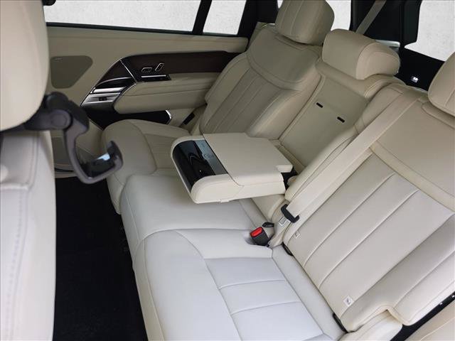 New 2026 Land Rover Range Rover Long Wheelbase SE AWD/4WD image 15