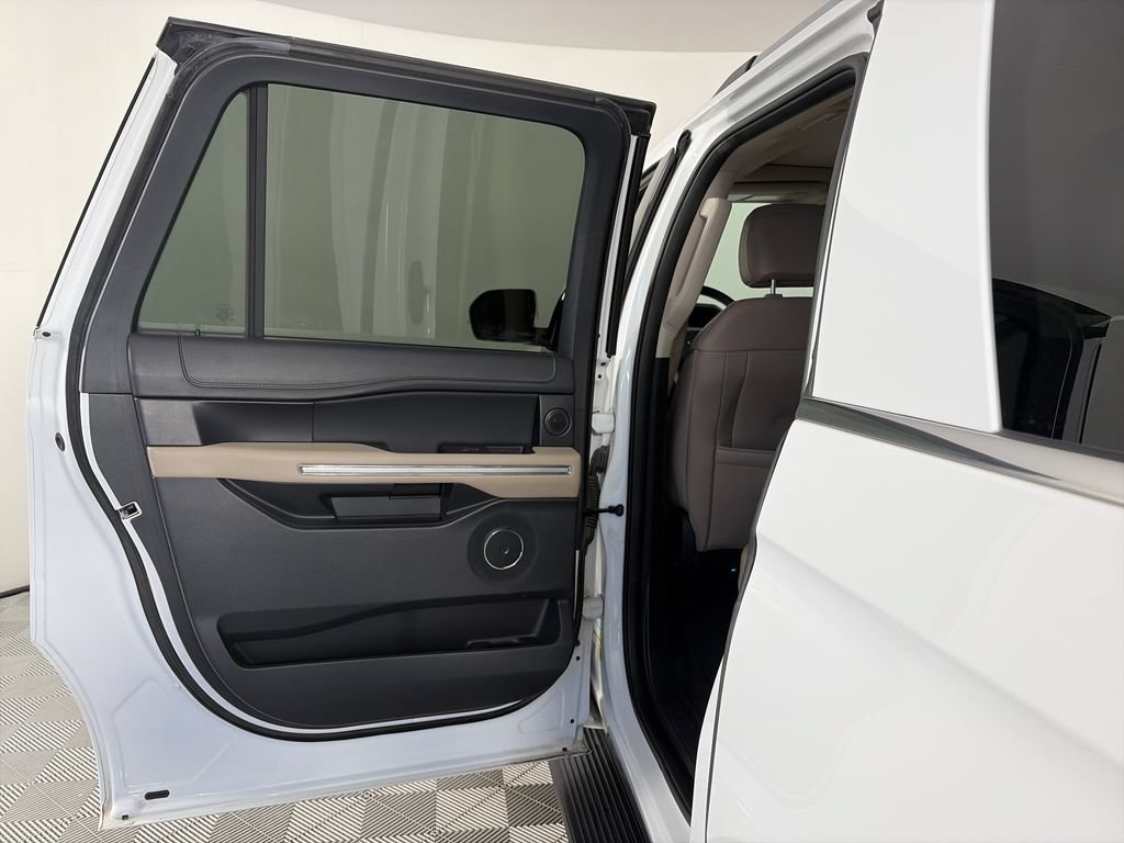 Used 2024 Ford Expedition Max Limited AWD/4WD image 12