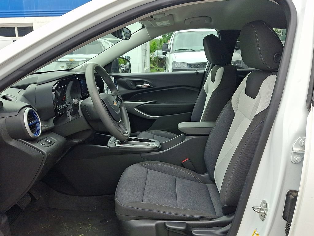 Used 2024 Chevrolet Trax LS FWD image 13