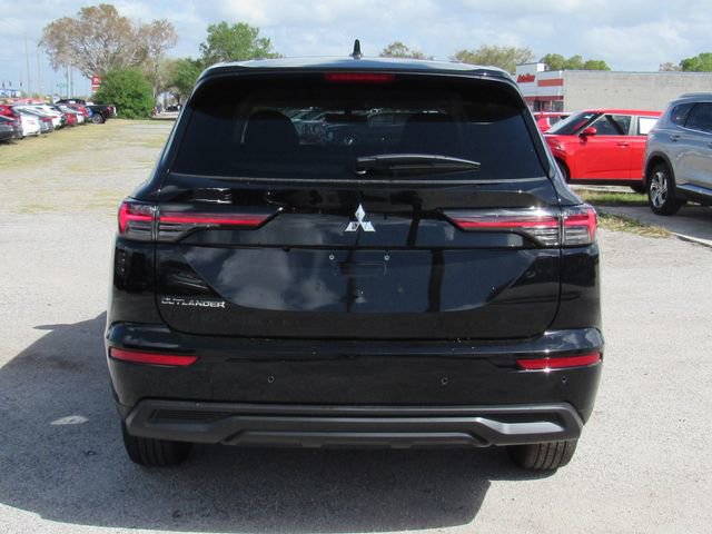 New 2026 Mitsubishi Outlander ES image 4