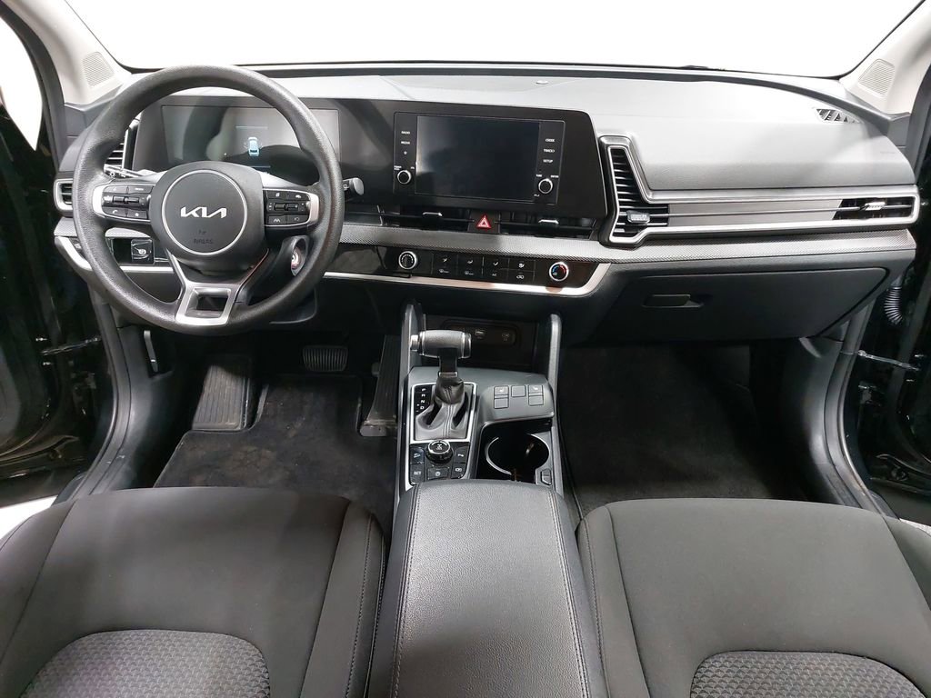 Used 2025 Kia Sportage LX image 9