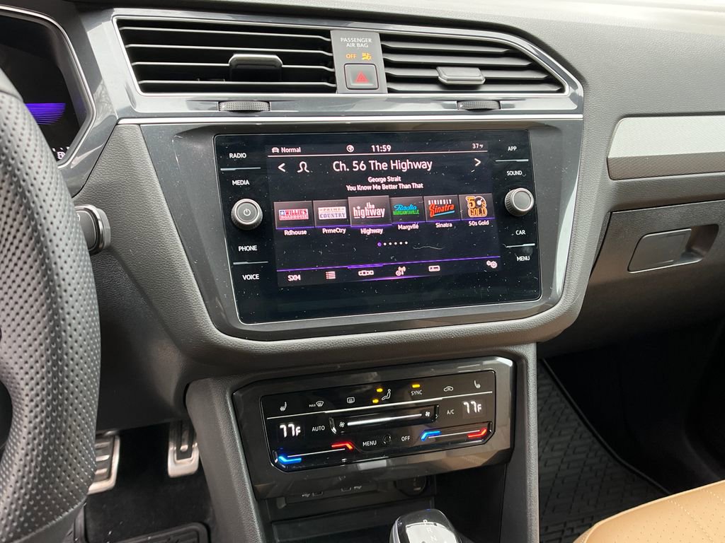 Used 2024 Volkswagen Tiguan SE R-Line image 16