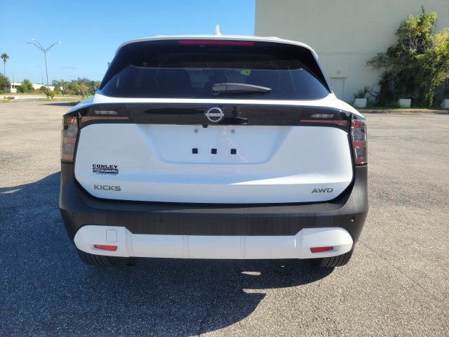 Used 2025 Nissan Kicks SV AWD/4WD image 7