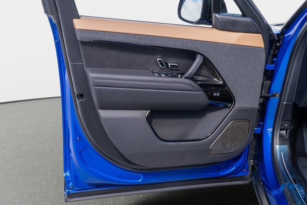 New 2025 Land Rover Range Rover Sport Autobiography AWD/4WD image 12