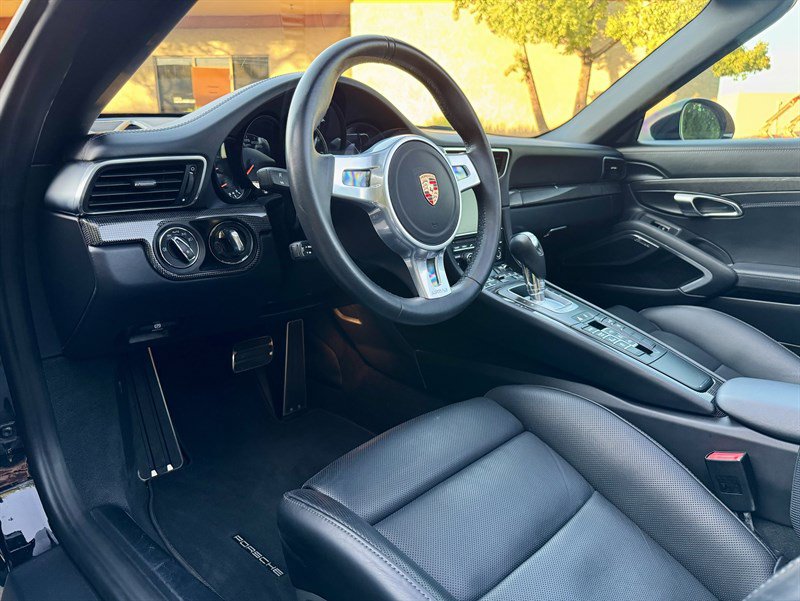 Used 2015 Porsche 911 Turbo S w/ High-end Infotainment Package AWD/4WD image 45