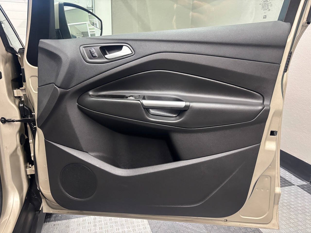 Used 2017 Ford C-MAX SE FWD image 23