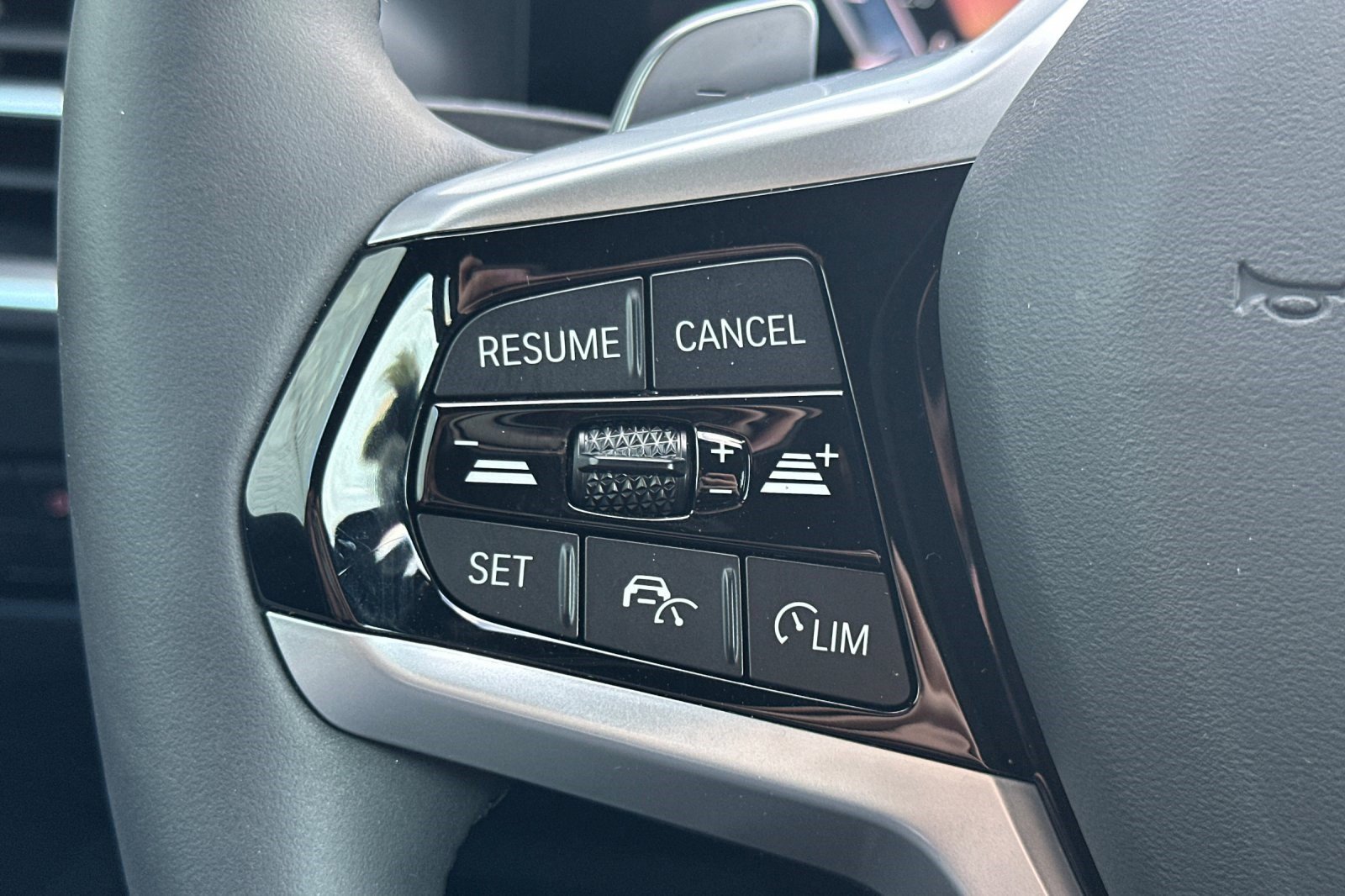 Used 2025 BMW 330i Sedan w/ Convenience Package image 30