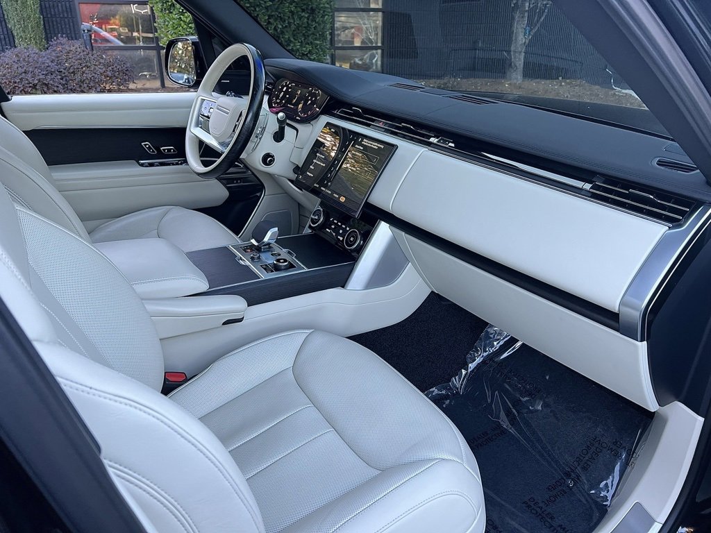 Used 2023 Land Rover Range Rover SE image 29