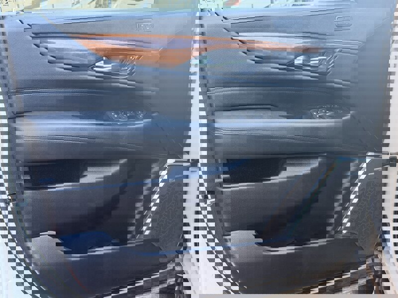 Used 2019 Cadillac Escalade Luxury image 9