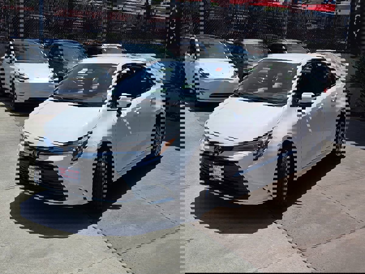 Used 2023 Toyota Corolla LE image 8