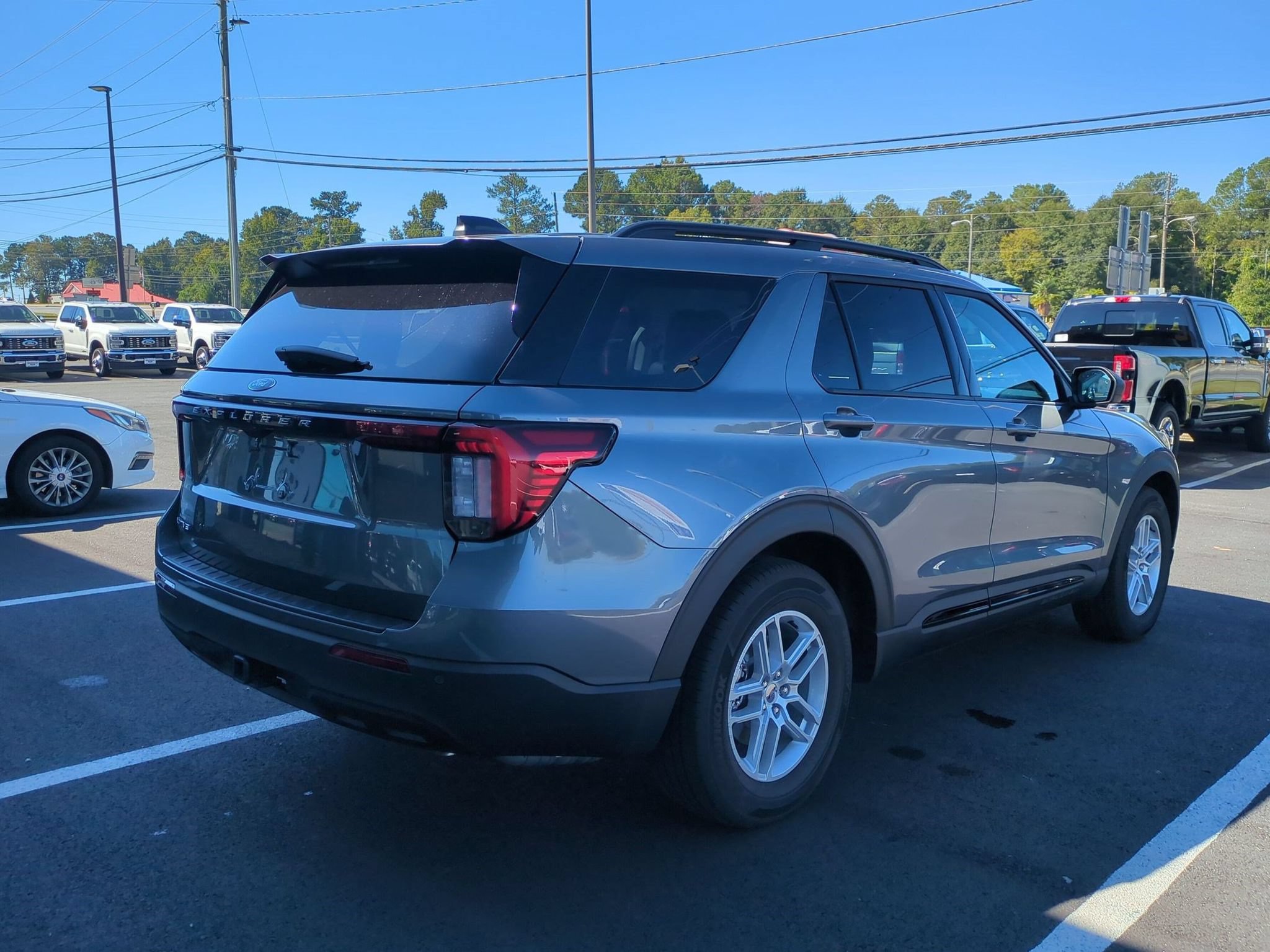 Used 2026 Ford Explorer Active RWD image 5