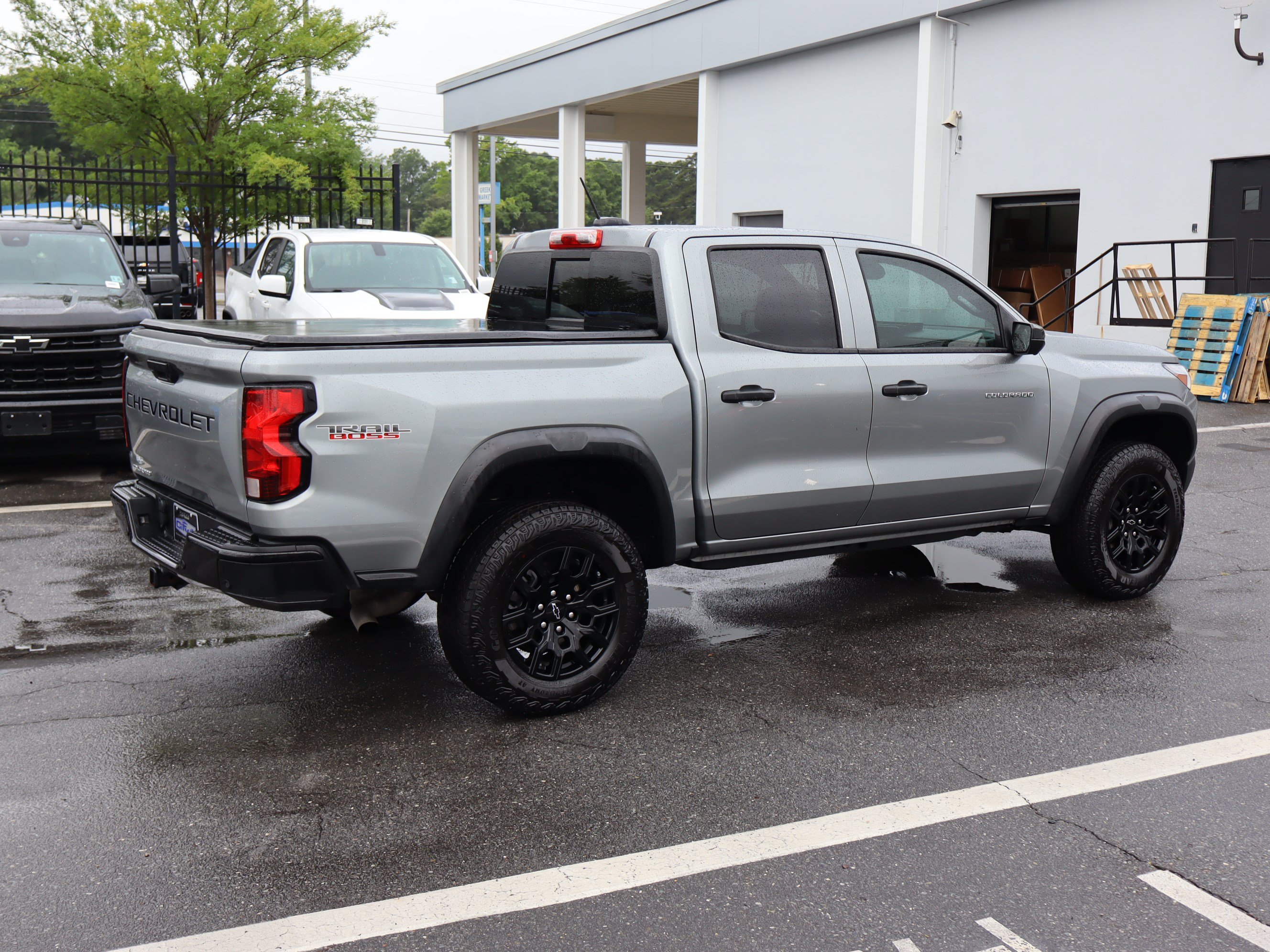 Used 2024 Chevrolet Colorado Trail Boss w/ Technology Package AWD/4WD image 10