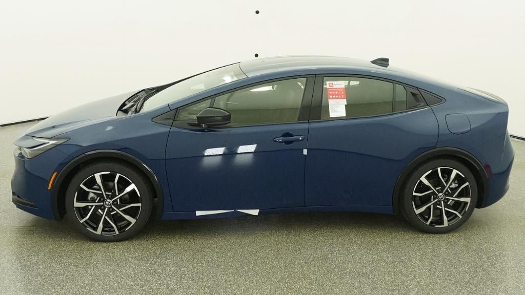 New 2026 Toyota Prius Plug-In Hybrid FWD image 3