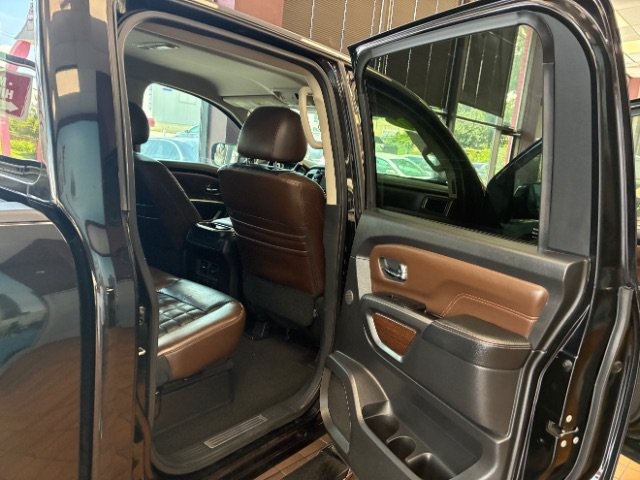 Used 2017 Nissan Titan Platinum Reserve RWD image 30