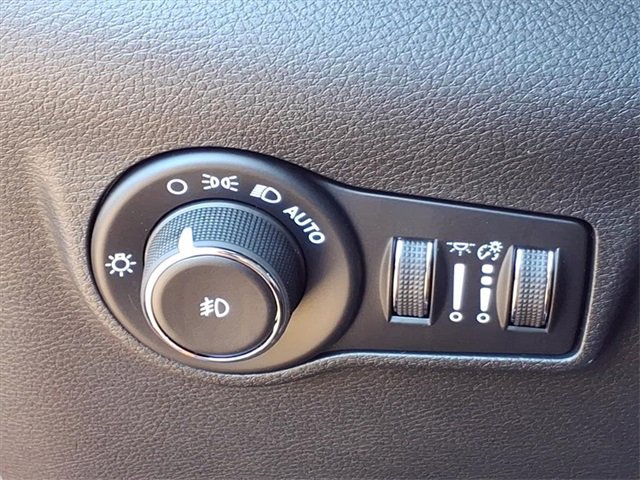 New 2026 Jeep Compass Latitude image 19