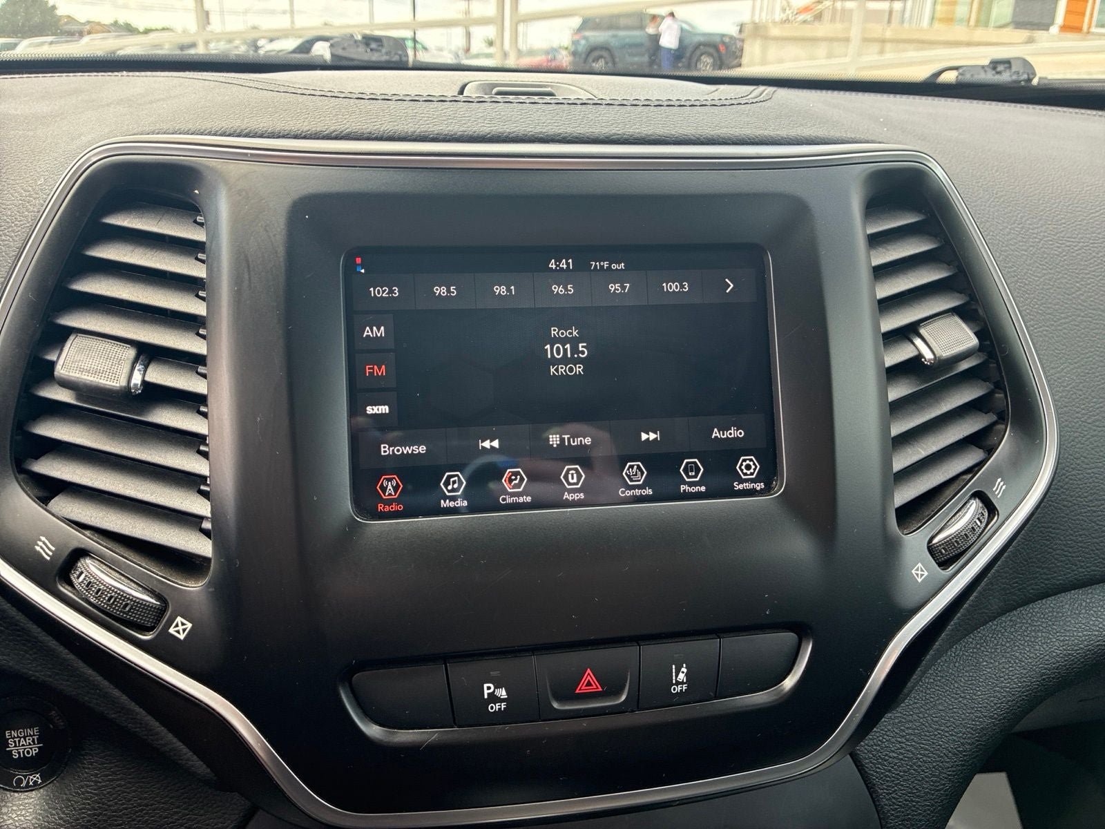 Used 2021 Jeep Cherokee Latitude Lux FWD image 20