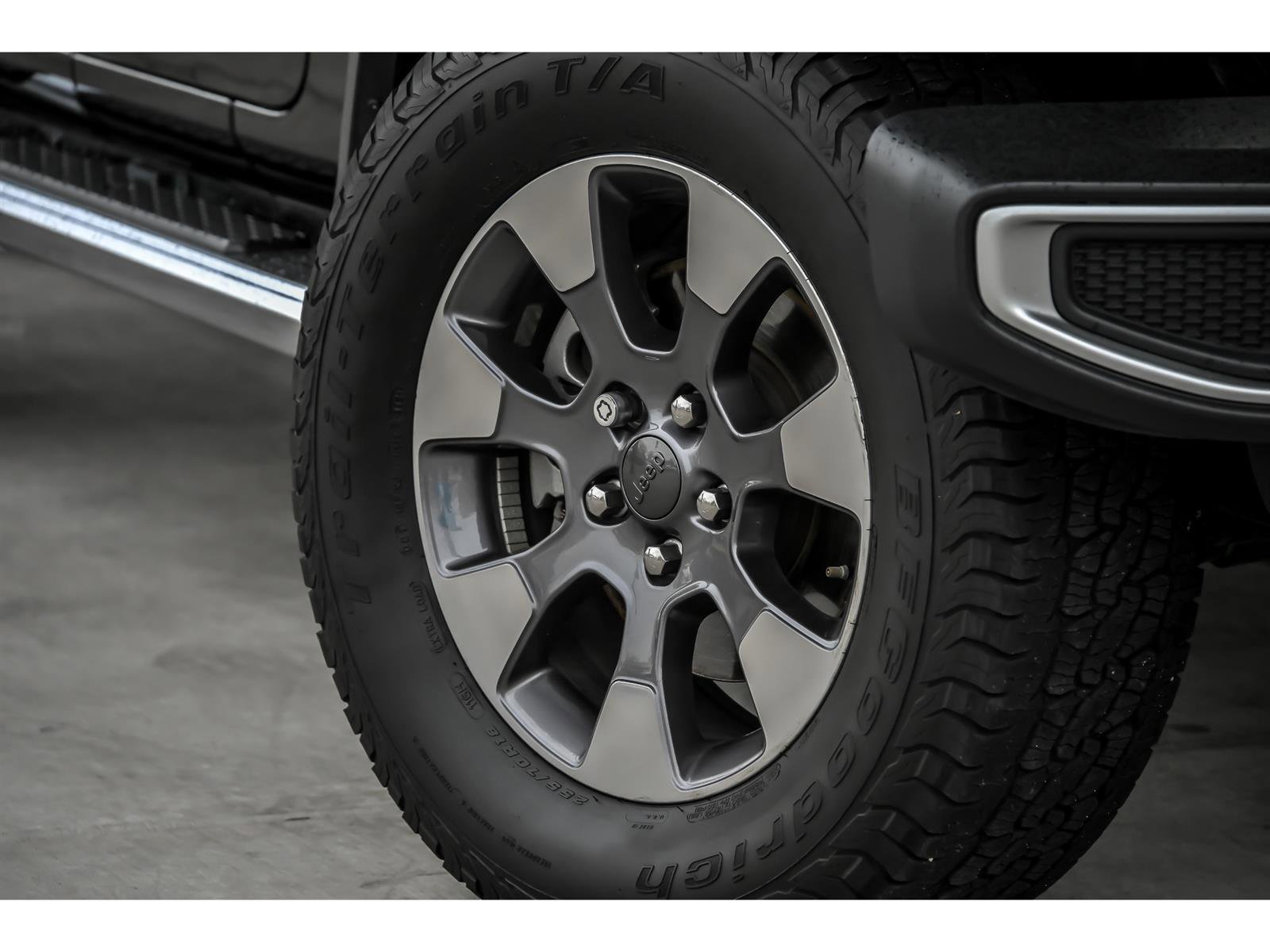 Used 2019 Jeep Wrangler Unlimited Sahara AWD/4WD video 3